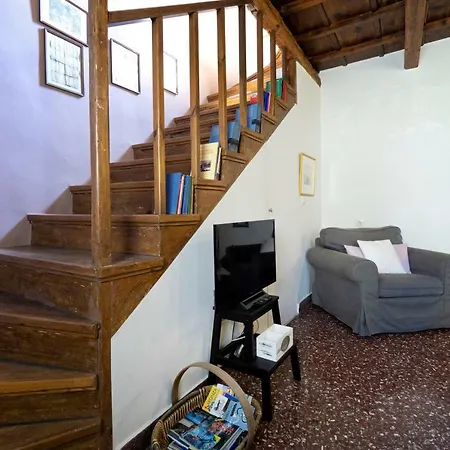 Daire Halepa Traditional House