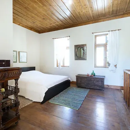 Daire Halepa Traditional House Hanya